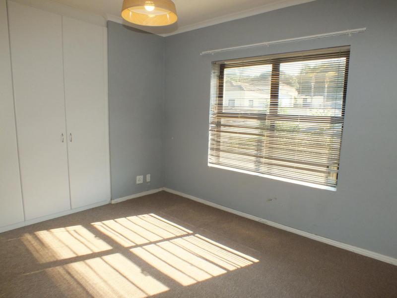 To Let 4 Bedroom Property for Rent in Van Riebeeckshof Western Cape